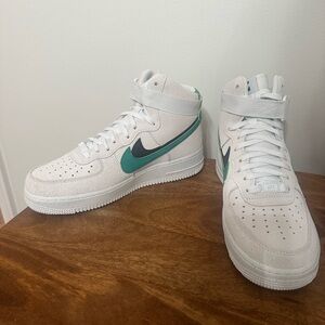 Wmns Air Force 1 High SE '82 - Neptune Green'- size 9